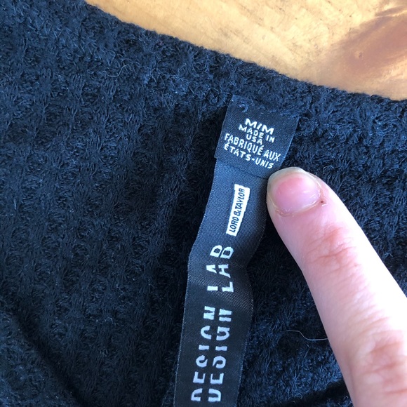 Design Lab Black Long Sleeve off the shoulder - Picture 4 of 4